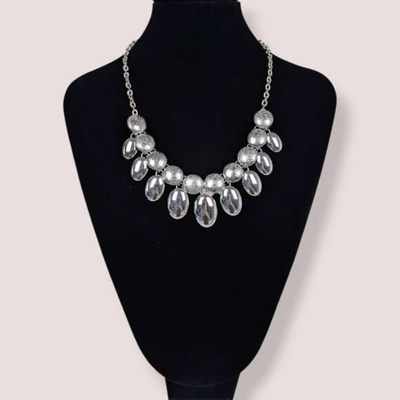 Liz Claiborne Metal Statement Necklace - Picture 1 of 6